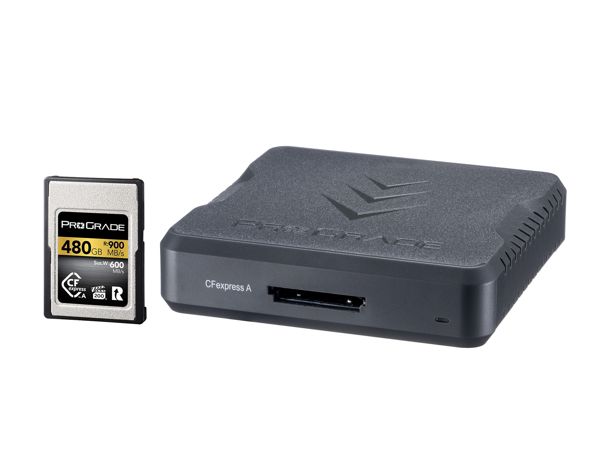 専用のカードリーダーであれば「Refresh Pro」によるカードのファームウェアアップデートやサニタイズと呼ばれる初期化も行える