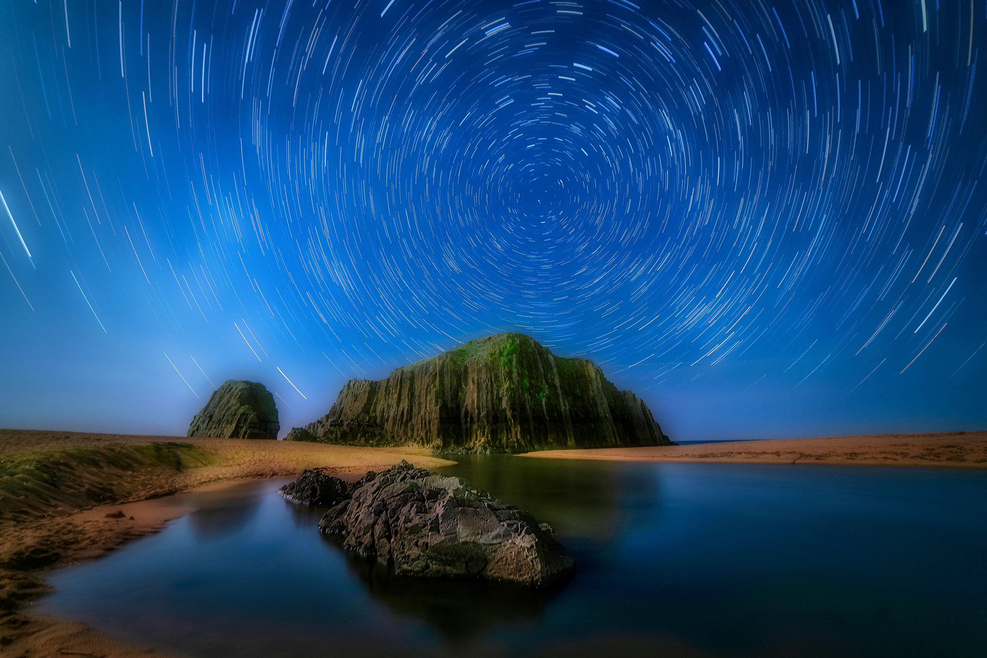 優秀賞・高橋秀治「立岩プラネタリウム」