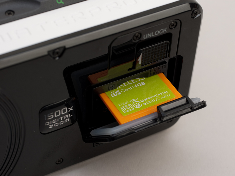 <b>メモリーカードスロット</b>