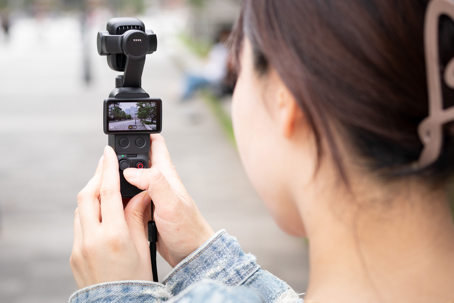重量は230gほど。デュアルカメラになってもOsmo Pocketシリーズの手軽さは健在だ