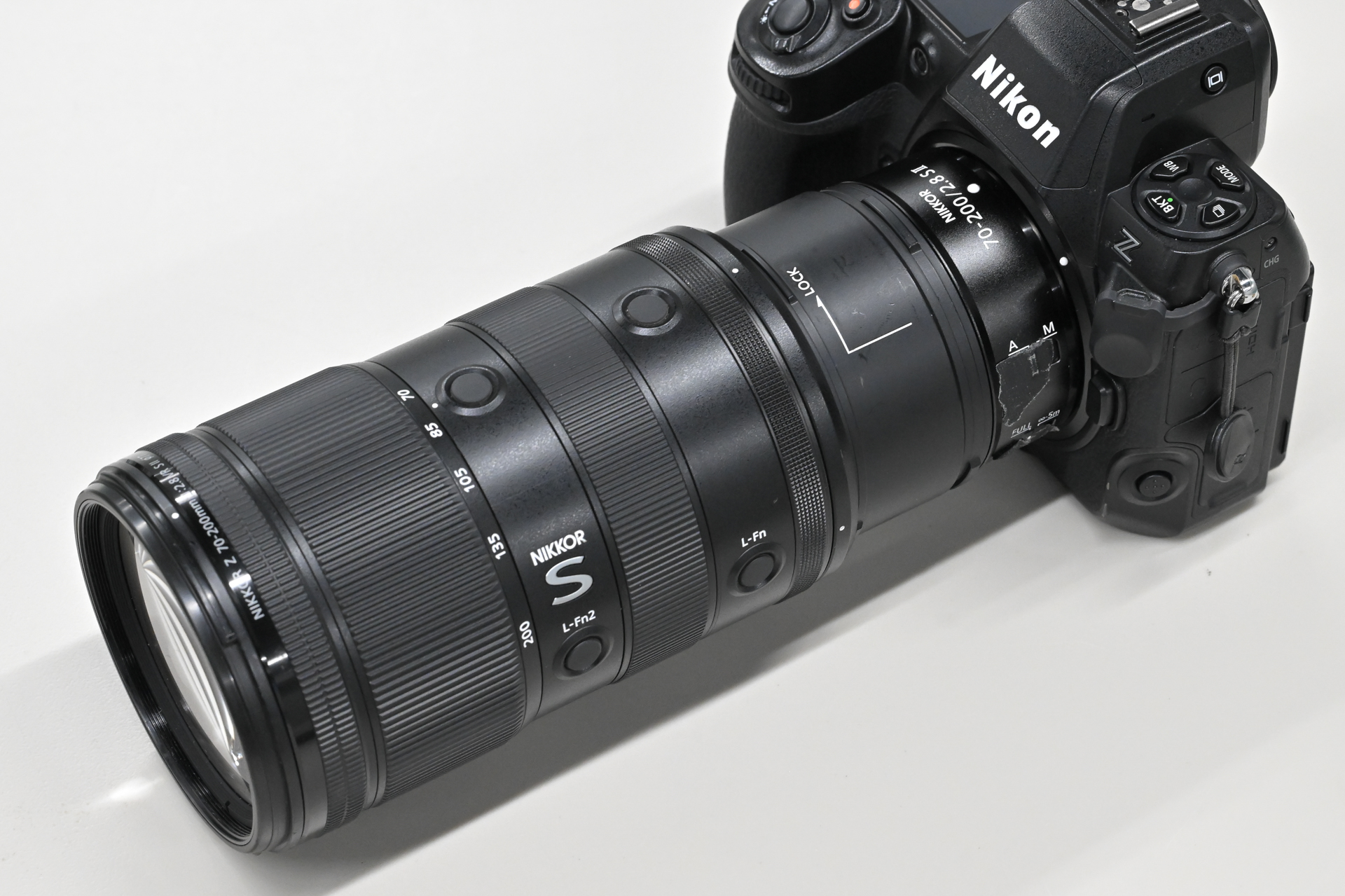 Z8にNIKKOR Z 70-200mm f/2.8 VR S IIを装着した状態