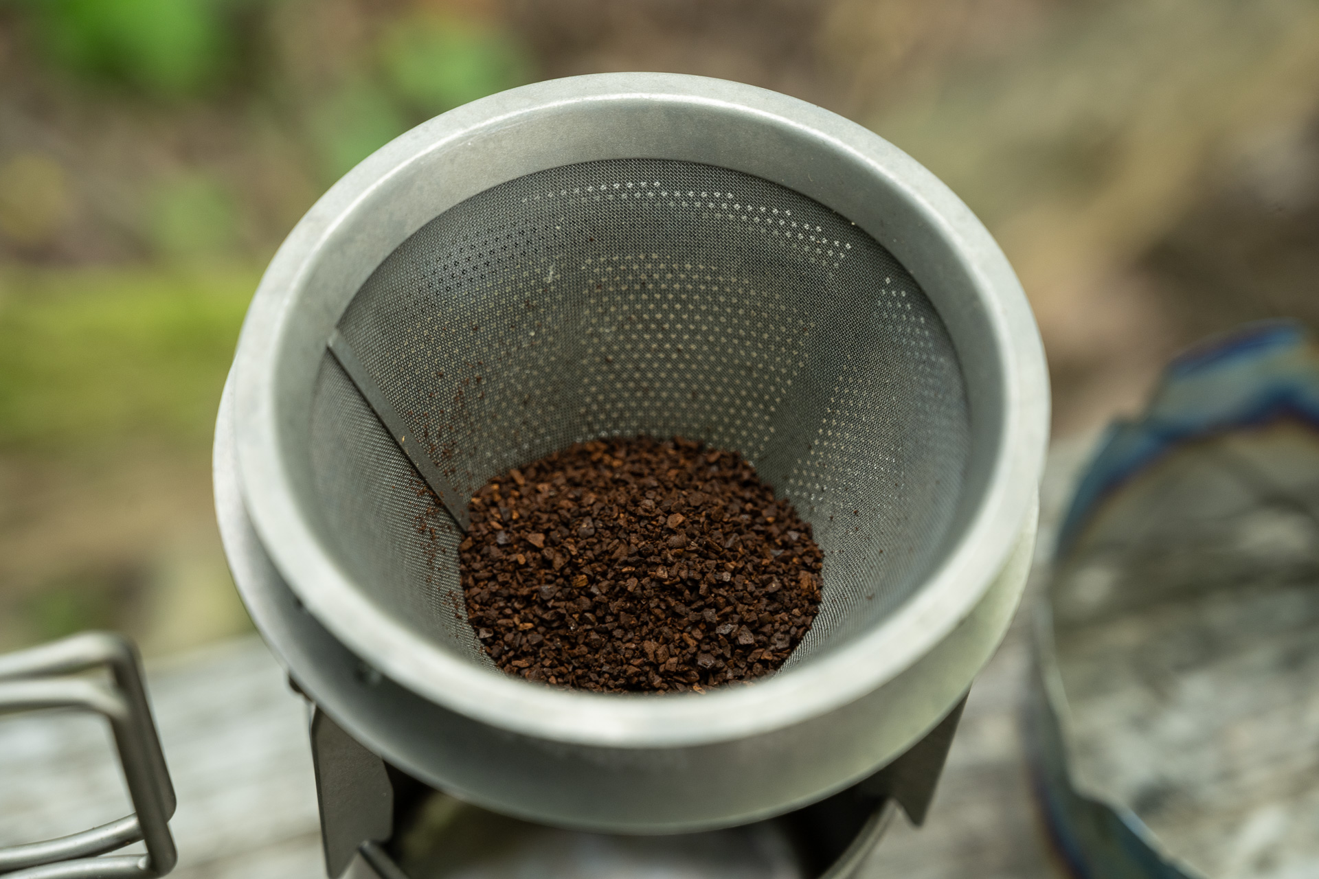 チタンメッシュにコーヒー粉をそのまま入れるのが本来の使い方