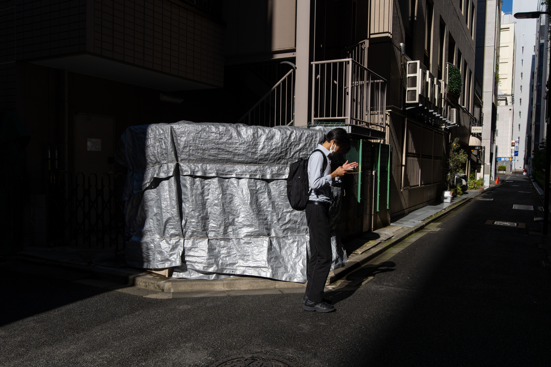 歪曲収差がきちんと補正されていると気持ちがいいわけです。かなりの明暗差ですけど、シャドーも潰れませんね。<br><span class="fnt-85">ソニー α7RC／TAMRON SP 15-30mm F/2.8 Di VC USD A012S／30mm／絞り優先AE（1/1,250秒、F8、−0.7EV）／ISO 400</span>