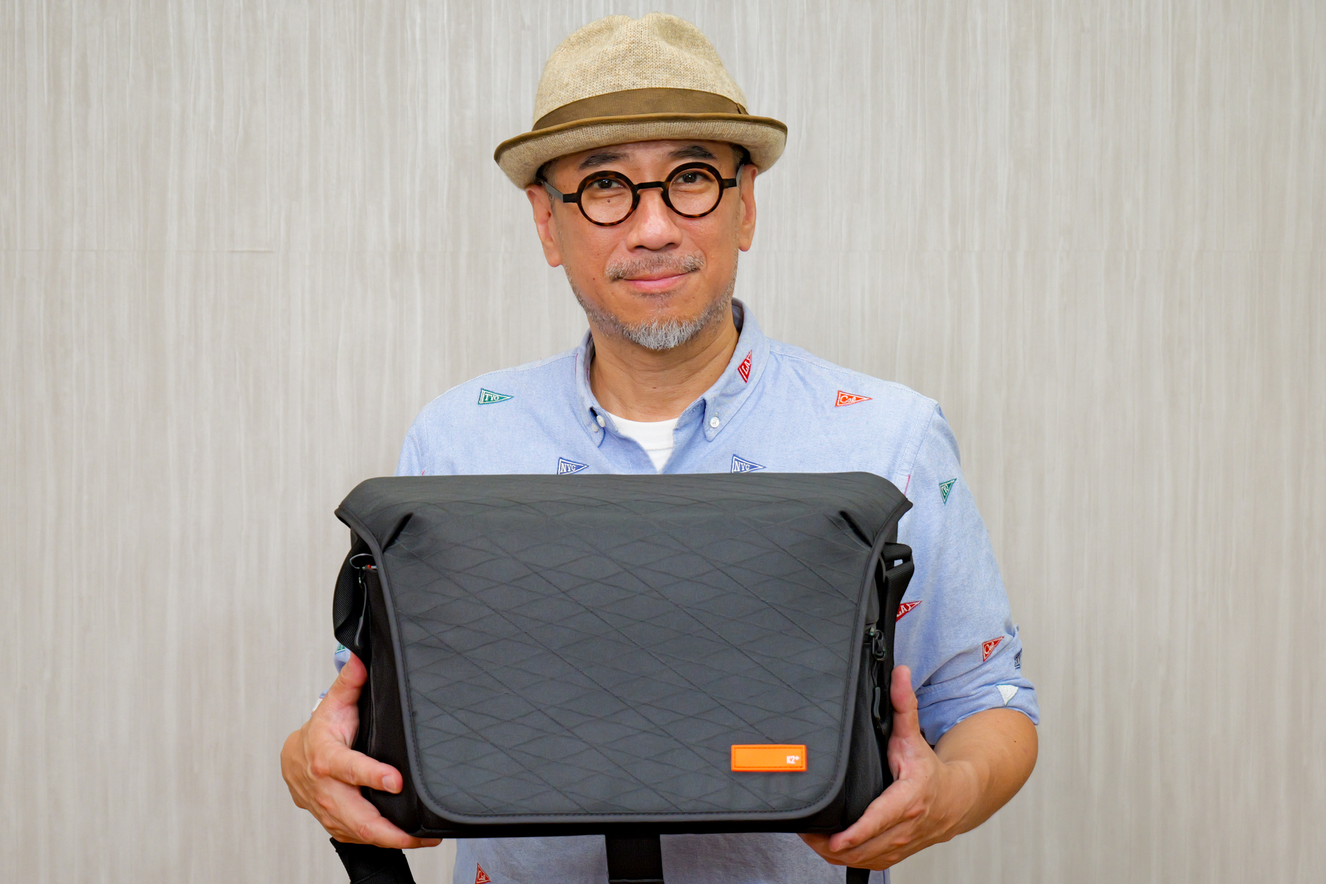 写真家の熊切大輔さんと「K2+メッセンジャーバッグ」