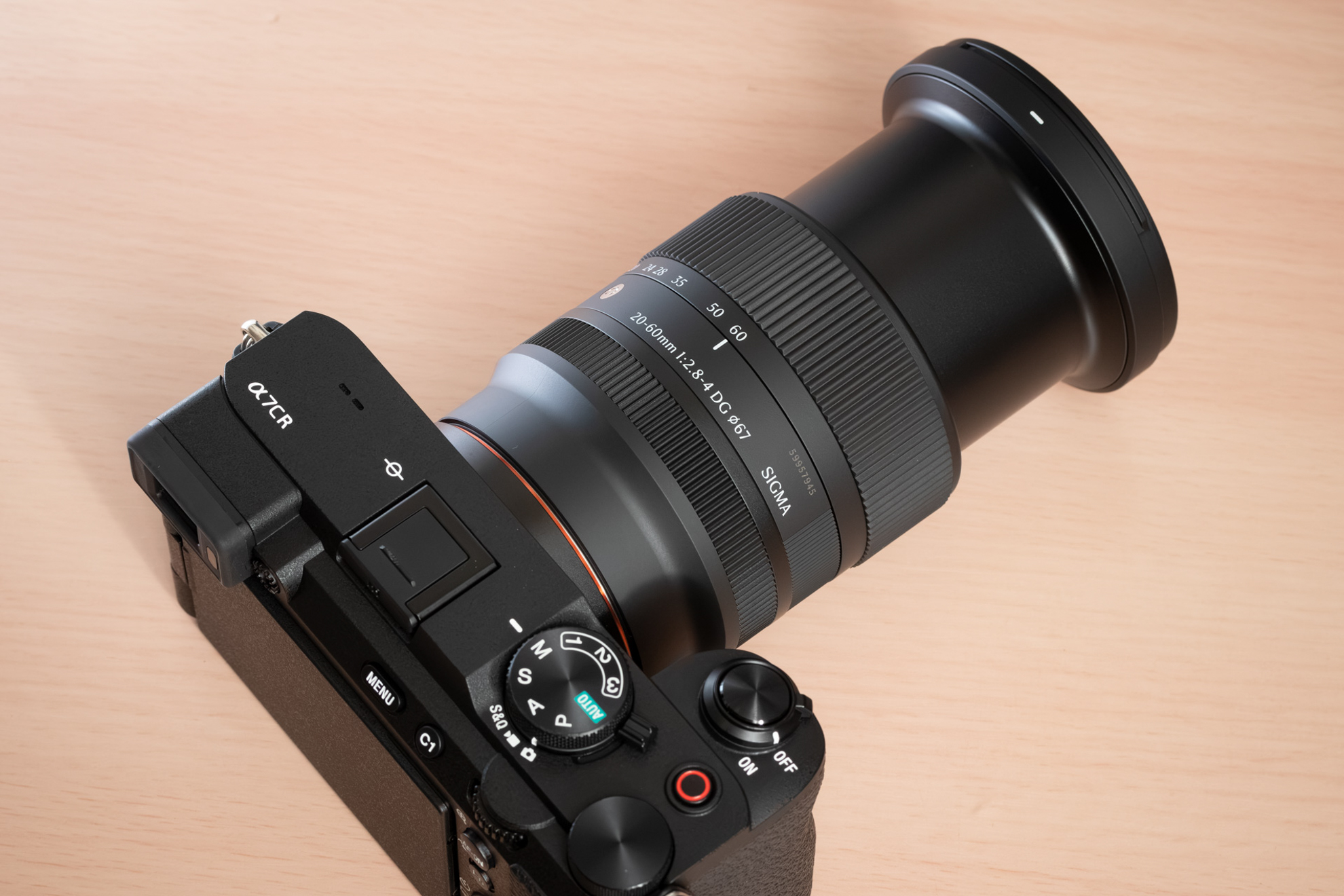 ズームを望遠端にしたところ。カメラはソニー「α7CR」