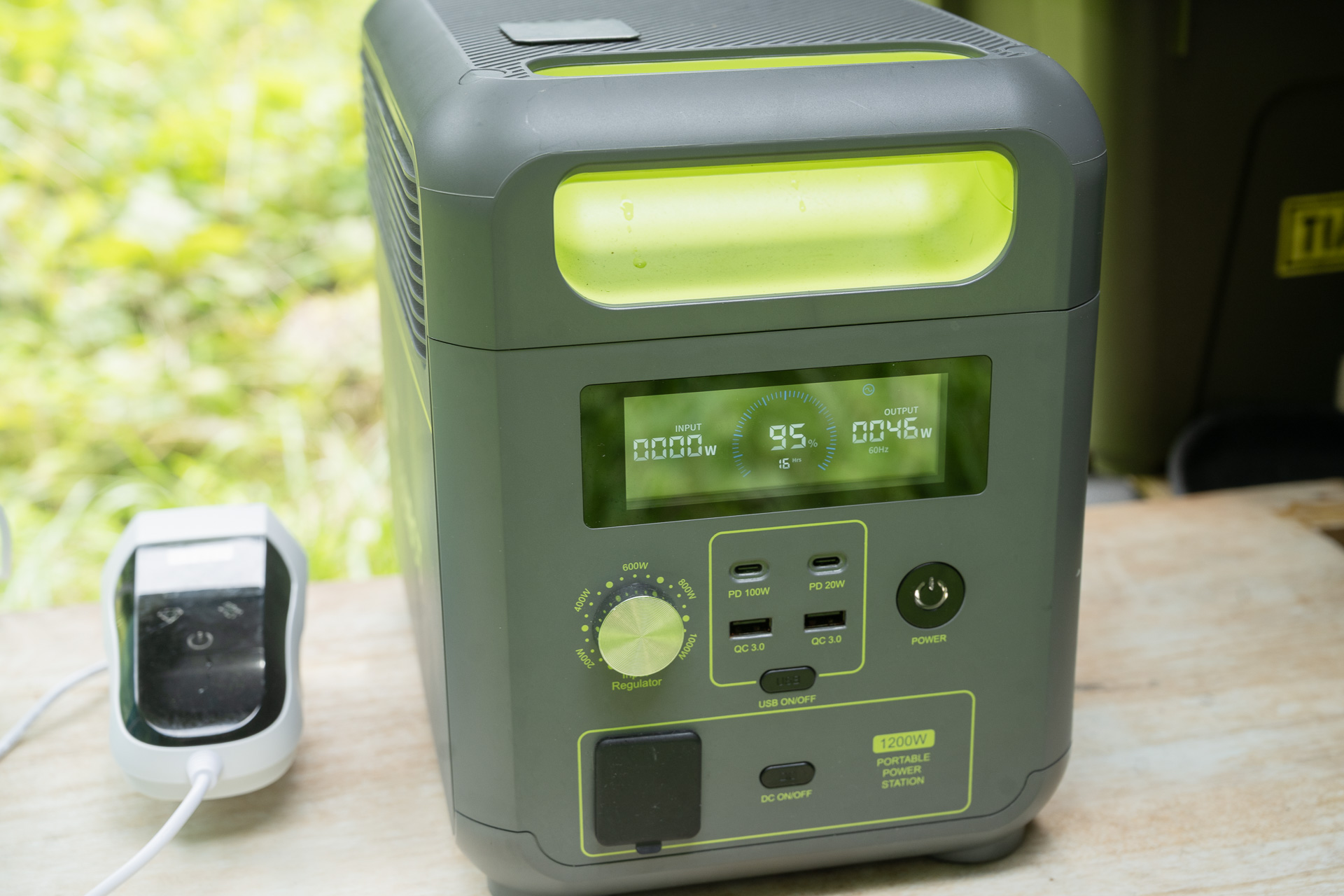 超音波発生中は46Wから48Wの消費だった。ポタ電なら問題のない電力量だ