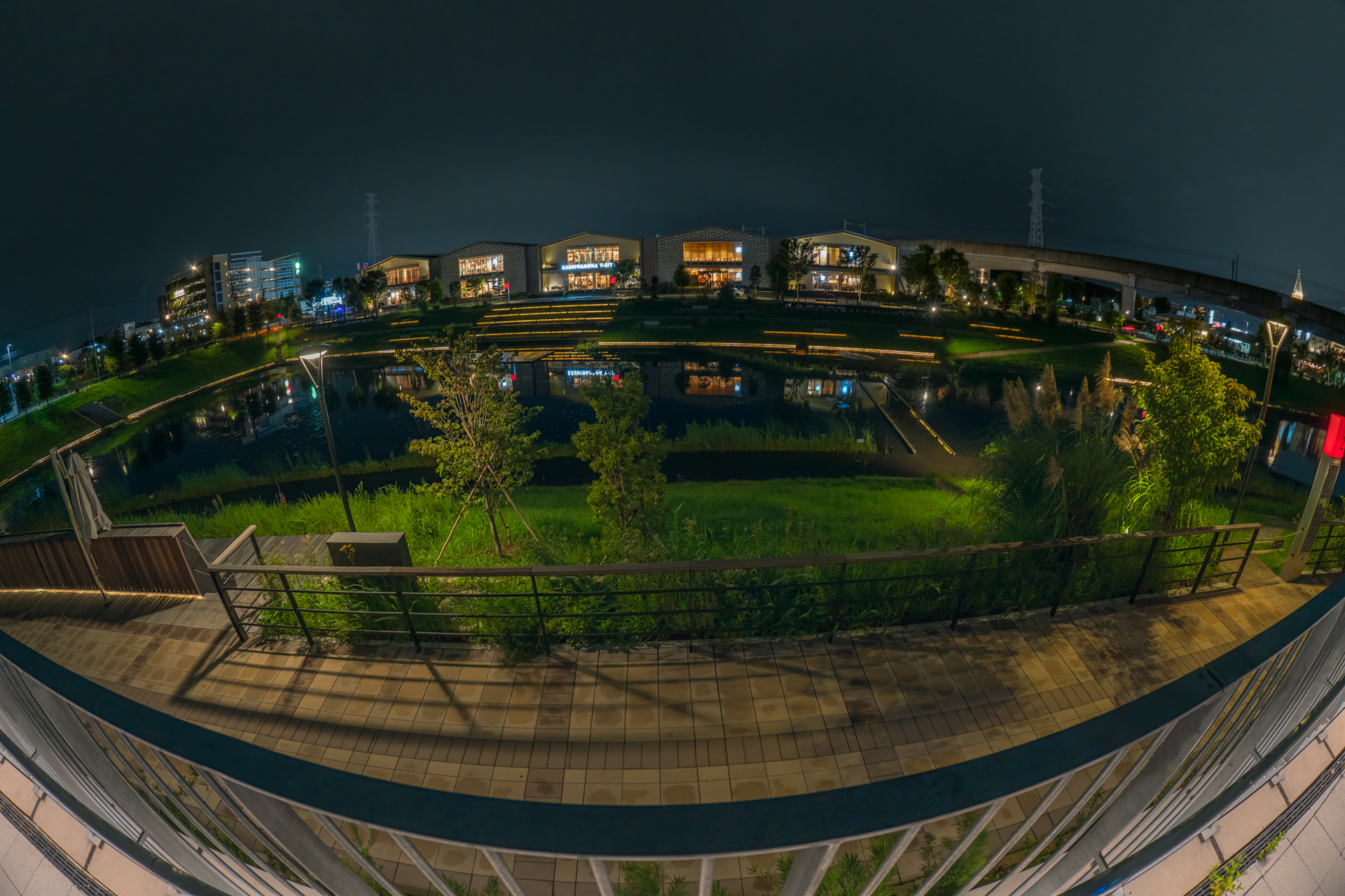 ソニー α7R V／FE 8-14mm F3.5 Fisheye G／14mm／絞り優先AE（1/5秒、F5、−1.7EV）／ISO 800