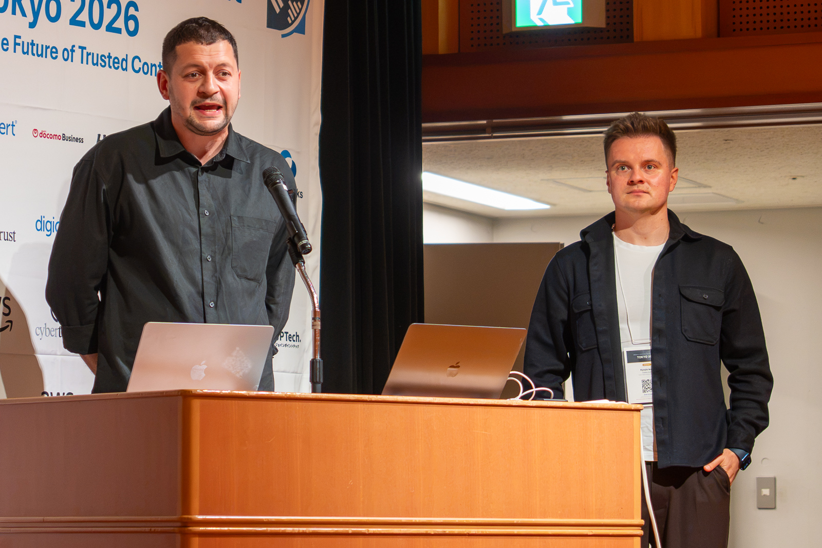 SuspilneのDmytro Khilchenko氏（左）とKyrylo Iesin氏