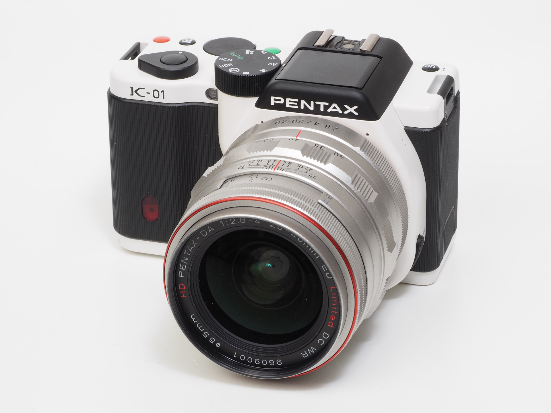 K-01で少し真面目に撮りたいという場合はHD PENTAX-DA 20-40mm F2.8-4 ED Limited DC WRを使います。高画素機みたいな写りをします。