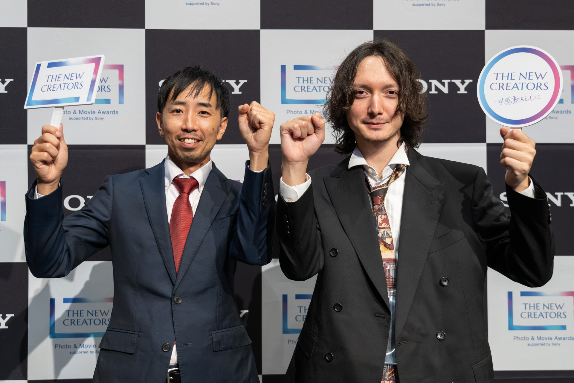 写真作品グランプリ受賞者の坪井智洋さん（左）と、映像作品グランプリ受賞者のtsuririnさん（右）