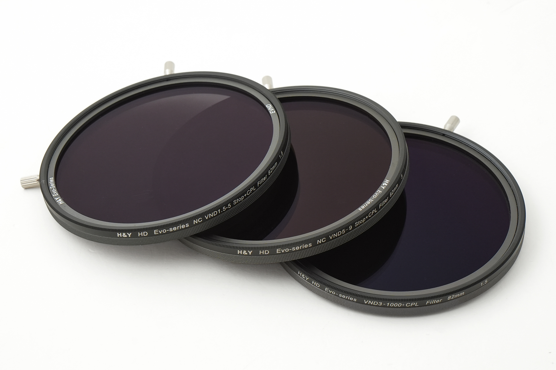 濃度の違いなど、可変NDフィルターにもバリエーションがある（左からHD EVO-series Natural Color Vari ND3-32+CPL フィルター、HD EVO-series Natural Color Vari ND32-512+CPL フィルター、HD EVO-series ND3-1000+CPL フィルター）