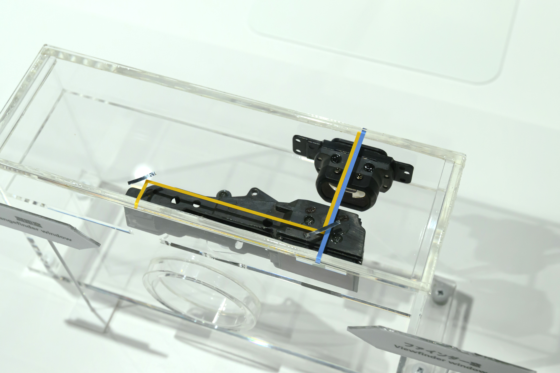 解説用に透明の模型を用意