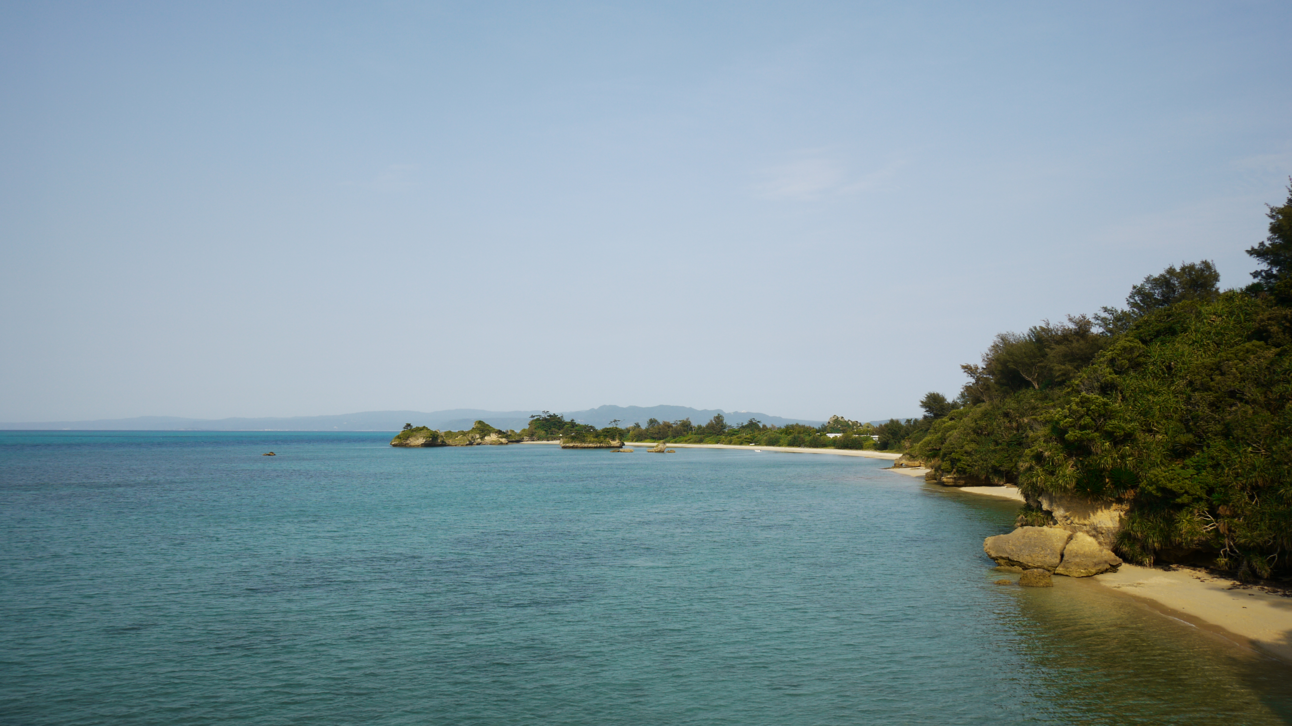 <b>DMC-GH1 / LUMIX G VARIO 7-14mm F4 ASPH. / 約5.1MB / 4,352×2,448 / 1/250秒 / F8 / +0.7EV / ISO100 / WB:晴天 / 13mm</b>