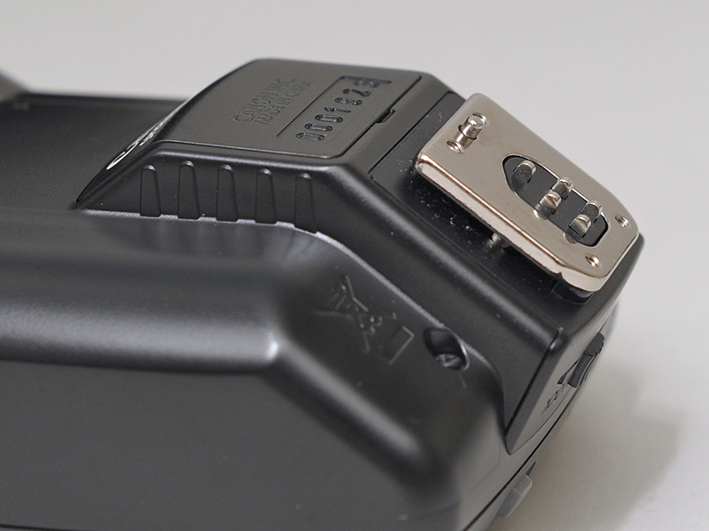 <b>ロックは、脱落防止ピンで行なう</b>