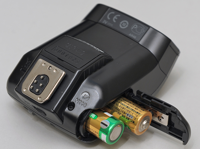 <b>電源は単3電池×2本</b>