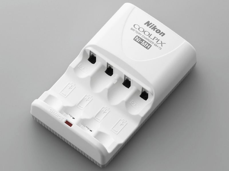 <b>充電器「HM-73」</b>