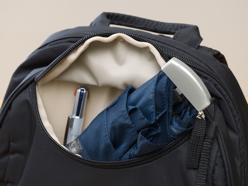 <b>前面上段のポケット</b>