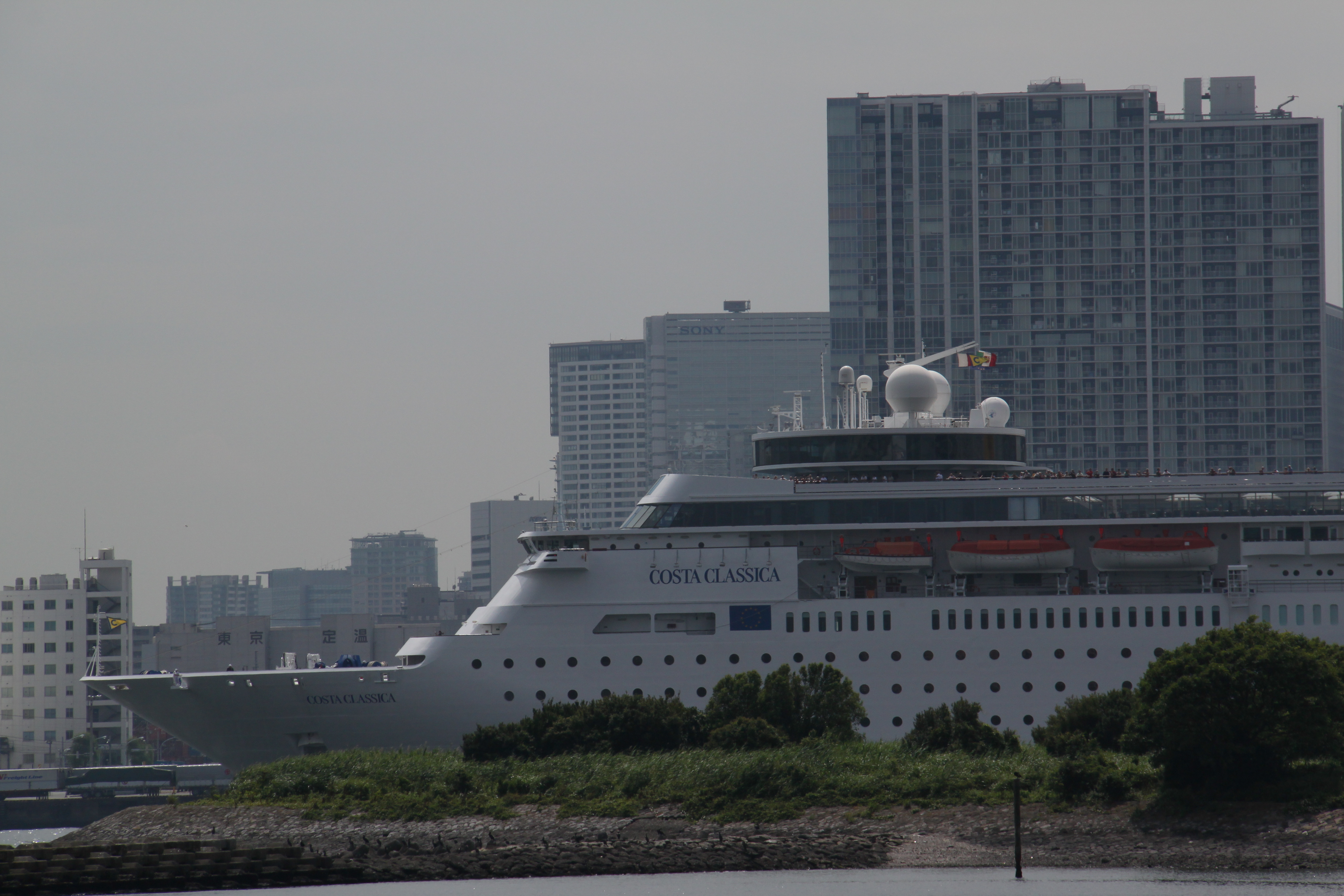 <b>EF-S 18-200mm F3.5-5.6 IS / 4,752×3,168 / 1/800秒 / F13 / -1EV / ISO200 / WB:太陽光 / 145mm（232mm相当）</b>