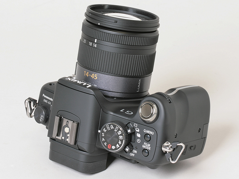 <b>レンズキットにはLUMIX G VARIO 14-45mm F3.5-5.6 ASPH. MEGA O.I.S.が付属</b>