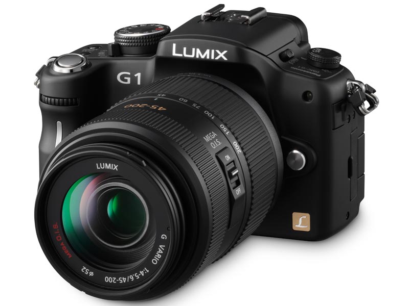 <b>LUMIX G VARIO 45-200mm F4-5.6 MEGA O.I.S.を装着したLUMIX DMC-G1</b>