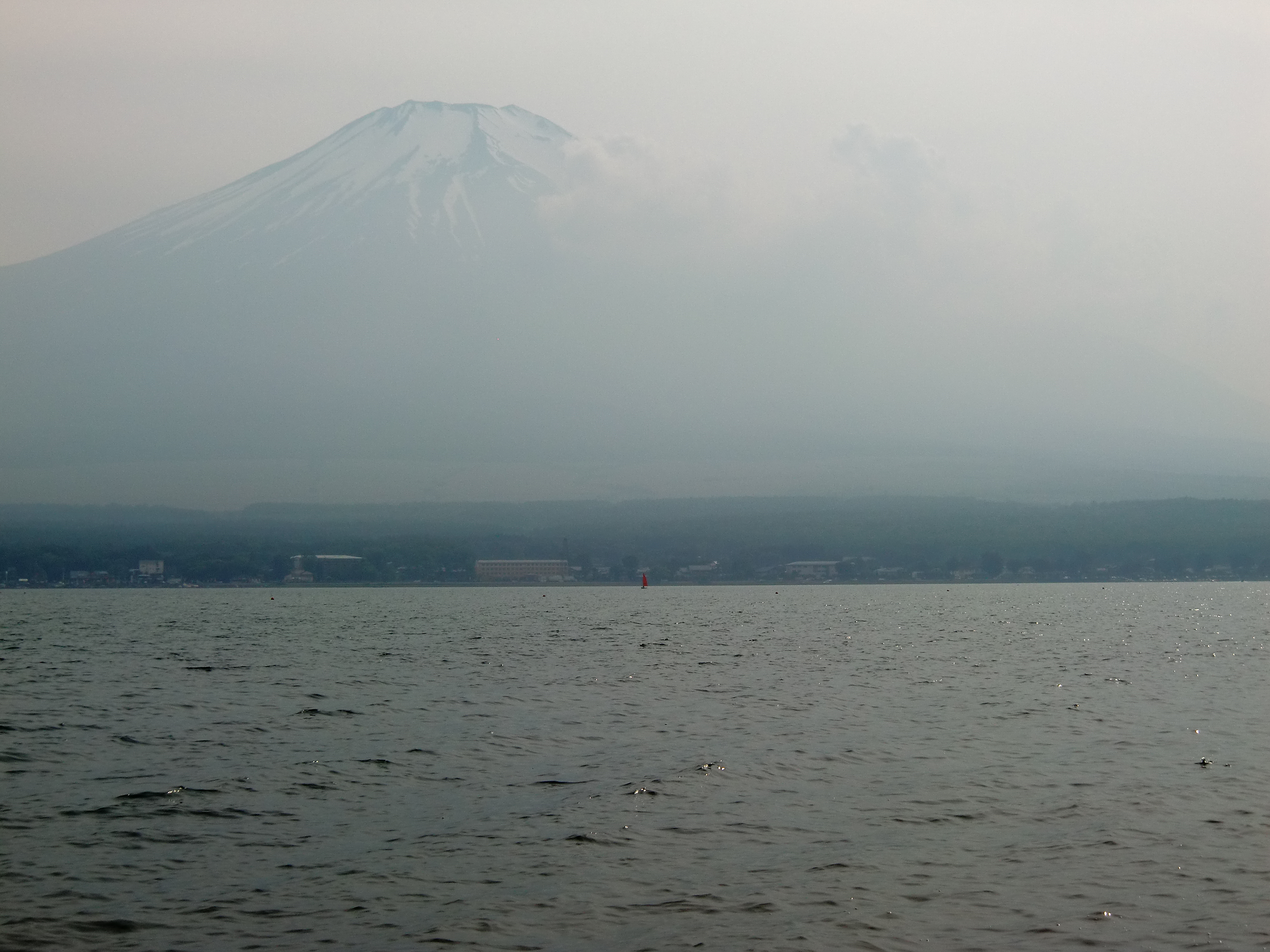 <b>風景メイクアップ：鮮やか+2。EX-H10 / 約4.4MB / 4,000×3,000 / 1/320秒 / F10.1 / 0EV / ISO64 / WB:オート / 11.6mm</b>