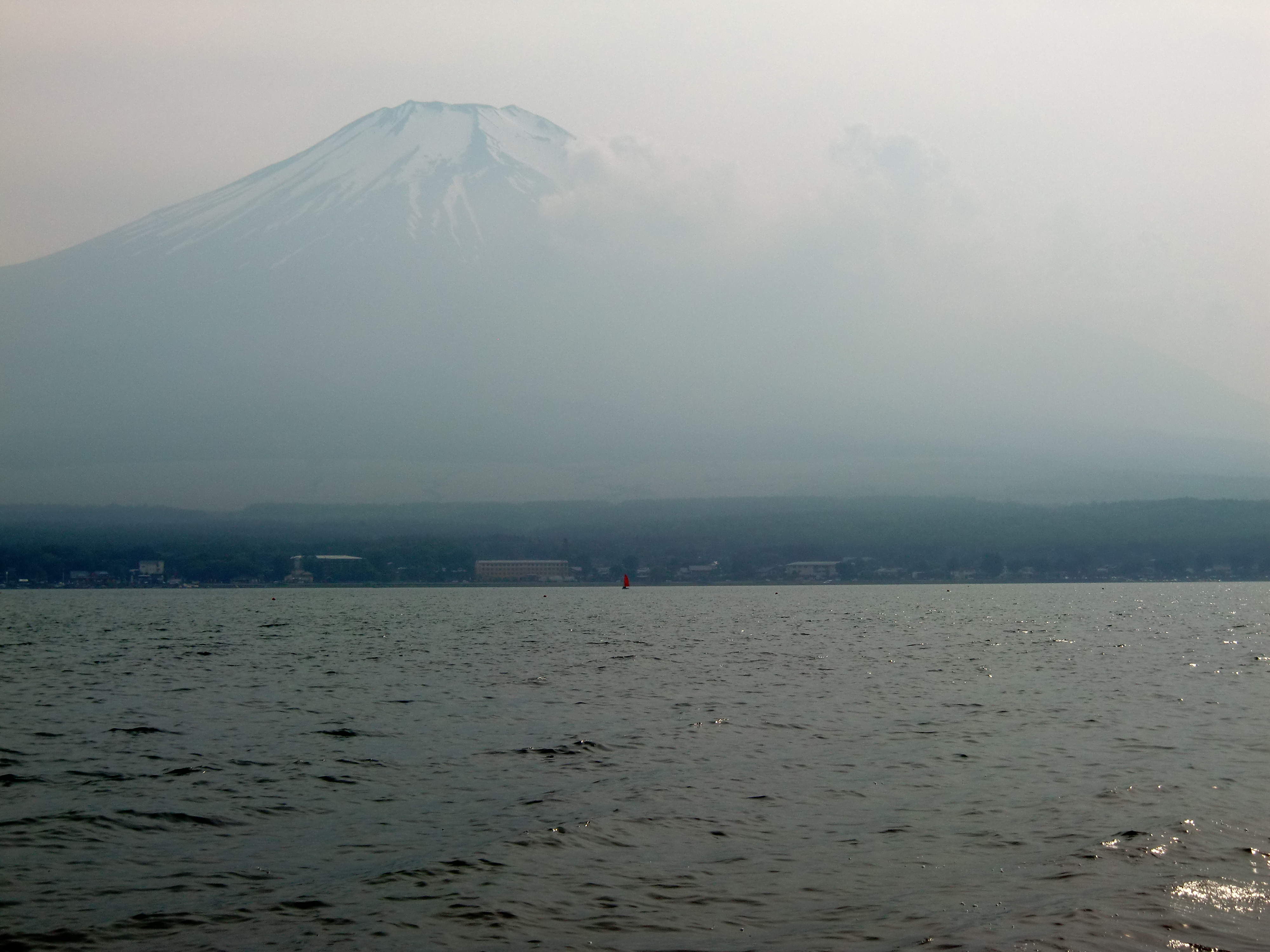 <b>風景メイクアップ：もや除去+1。EX-H10 / 約4.4MB / 4,000×3,000 / 1/320秒 / F10.1 / 0EV / ISO64 / WB:オート / 11.6mm</b>