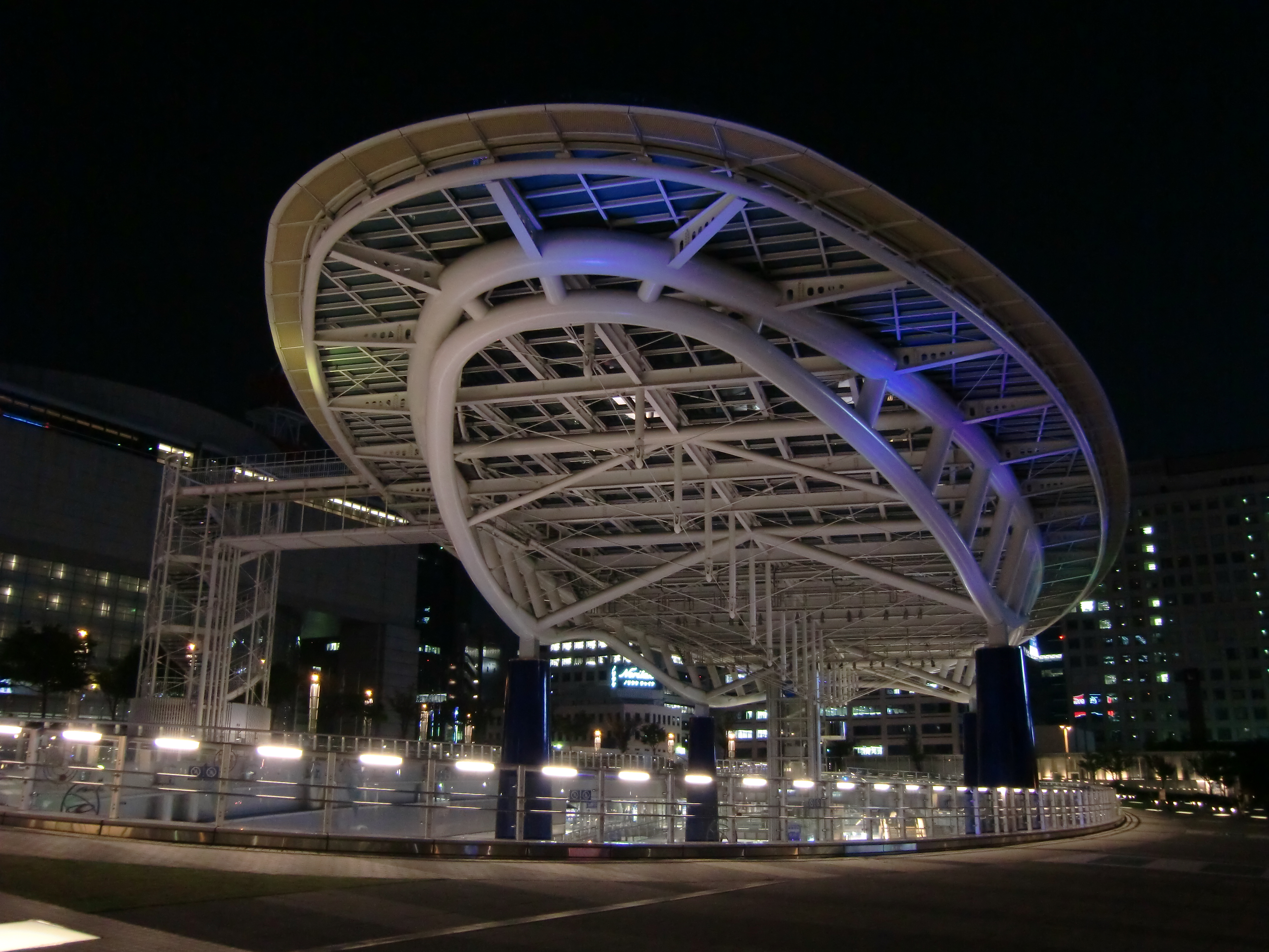 <b>EX-H10 / 約4.5MB / 4,000×3,000 / 1/10秒 / F3.5 / -0.3EV / ISO400 / WB:オート / 5.2mm</b>