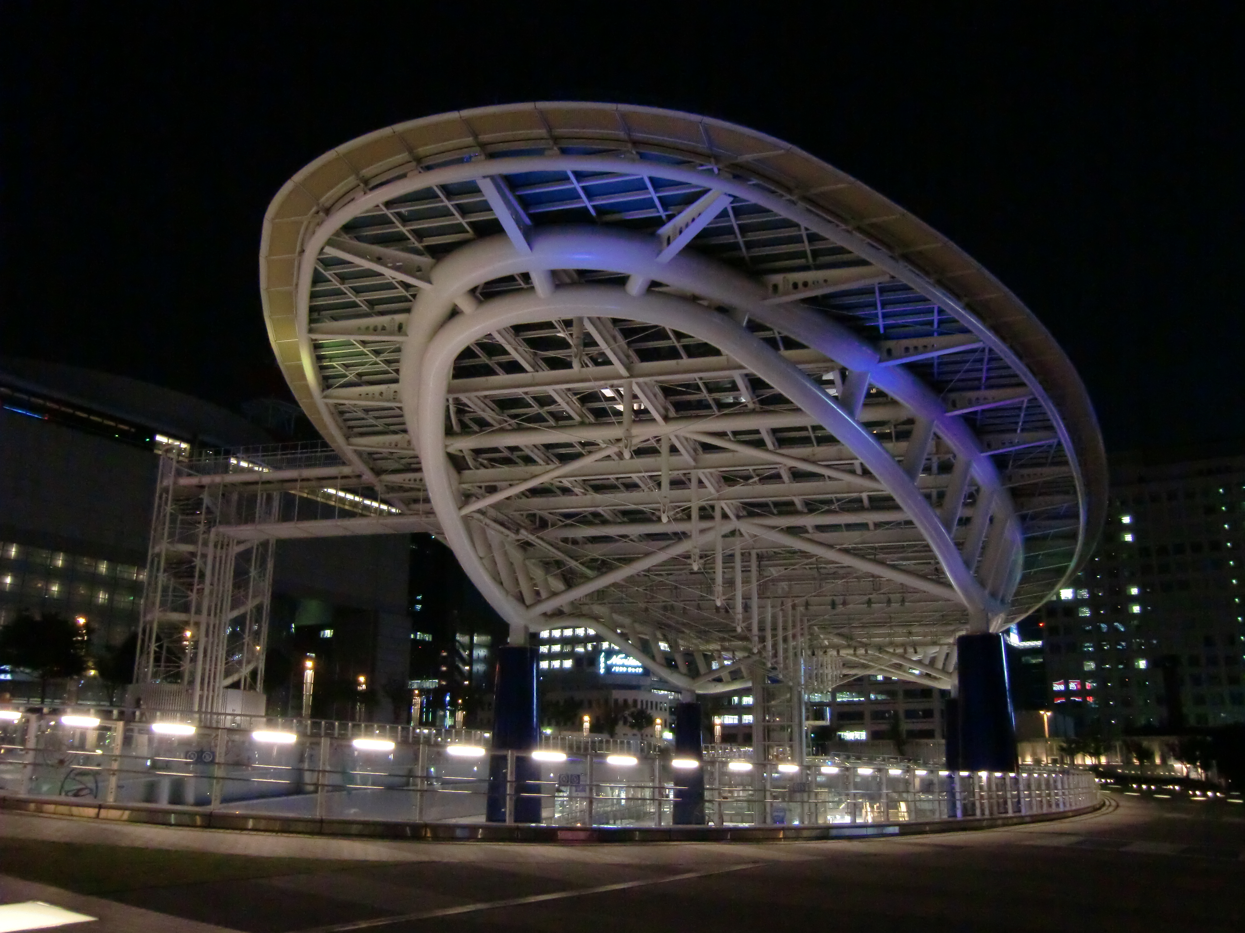 <b>EX-H10 / 約4.6MB / 4,000×3,000 / 1/20秒 / F3.5 / -0.3EV / ISO800 / WB:オート / 5.2mm</b>