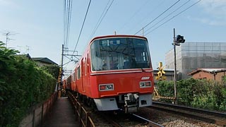 <b><a href="/video/dcw/docs/300/408/802.AVI">802.AVI / Motion JPEG / 1,280×720 / 24fps<br>（クリックすると動画のダウンロードを開始します）</a></b></small><b></b>