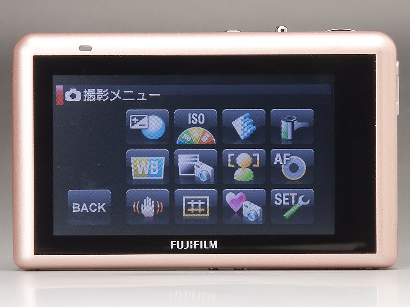 <b>MENUアイコンから表示される撮影メニュー。マニュアル撮影モードだと、露出補正やISO感度、ホワイトバランスも変更できる</b>