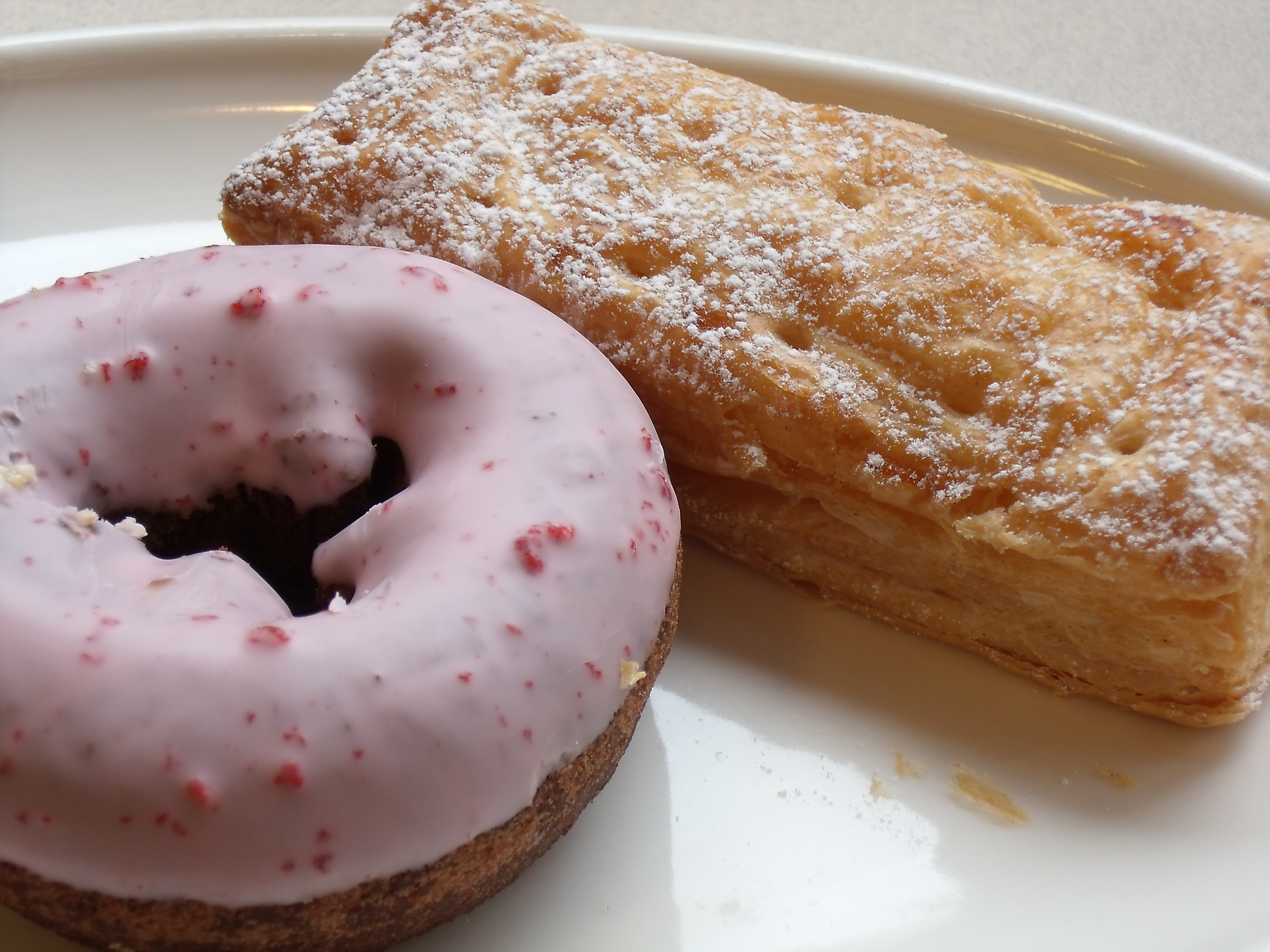 <b>E1255W / 約5.5MB / 4,000×3,000 / 1/90秒 / F4.5 / +0.7EV / ISO100 / WB:オート / 13.1mm</b>