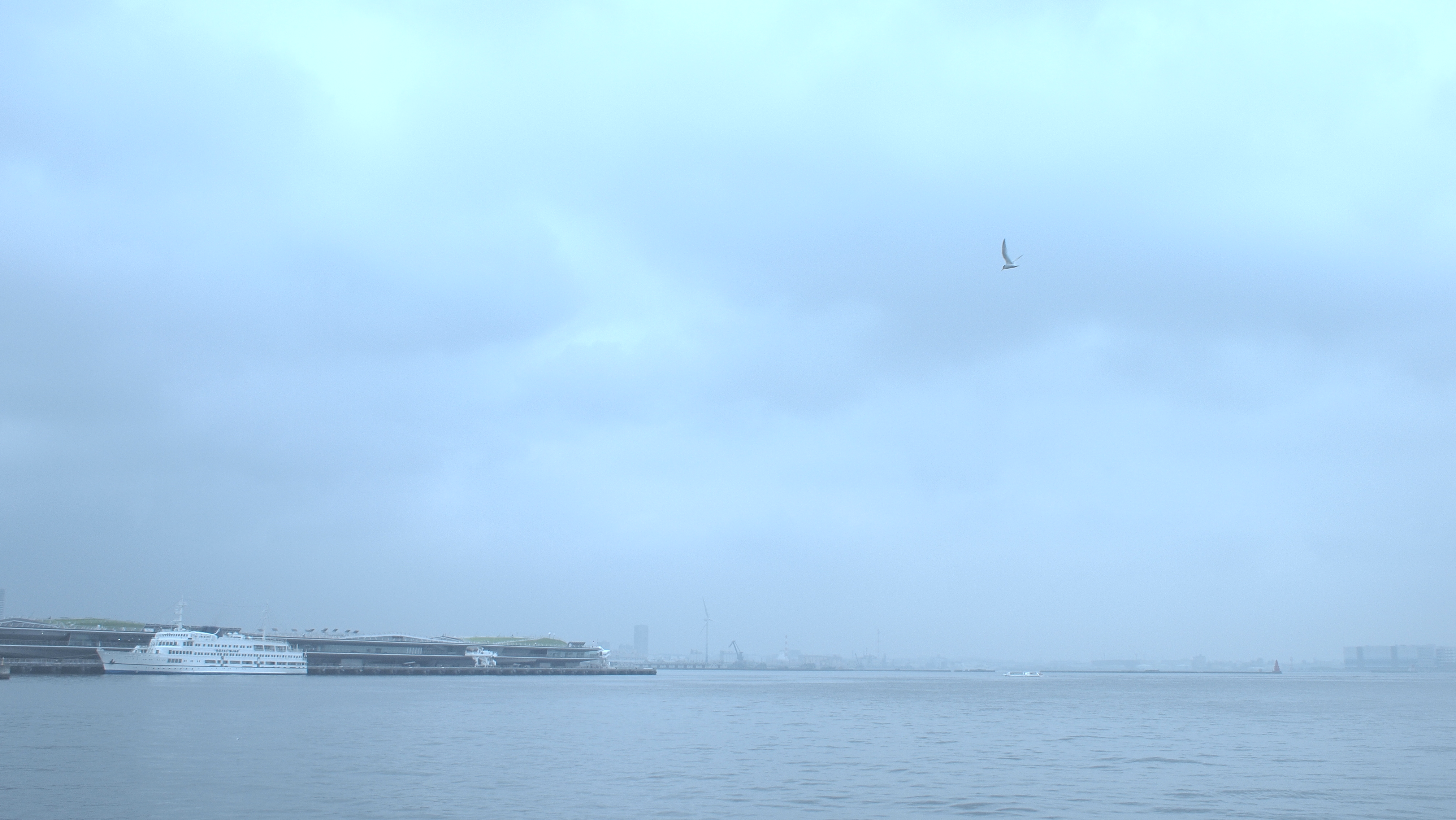 <b>アートフィルター：デイドリーム / 仕上り設定：NATURAL<br>E-P1 / M.ZUIKO DIGITAL 17mm F2.8 / 4,032×2,272（16：9）/ 1/640秒 / F9 / +0.3EV / ISO200 / プログラム / WB:4,500K / 17mm</b>