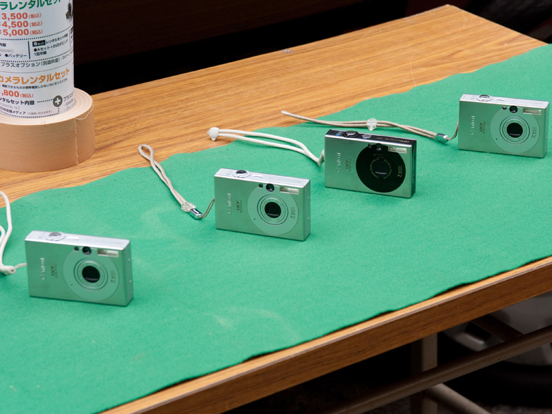 <b>コンパクトデジタルカメラのIXY DIGITAL 10も貸し出す</b>