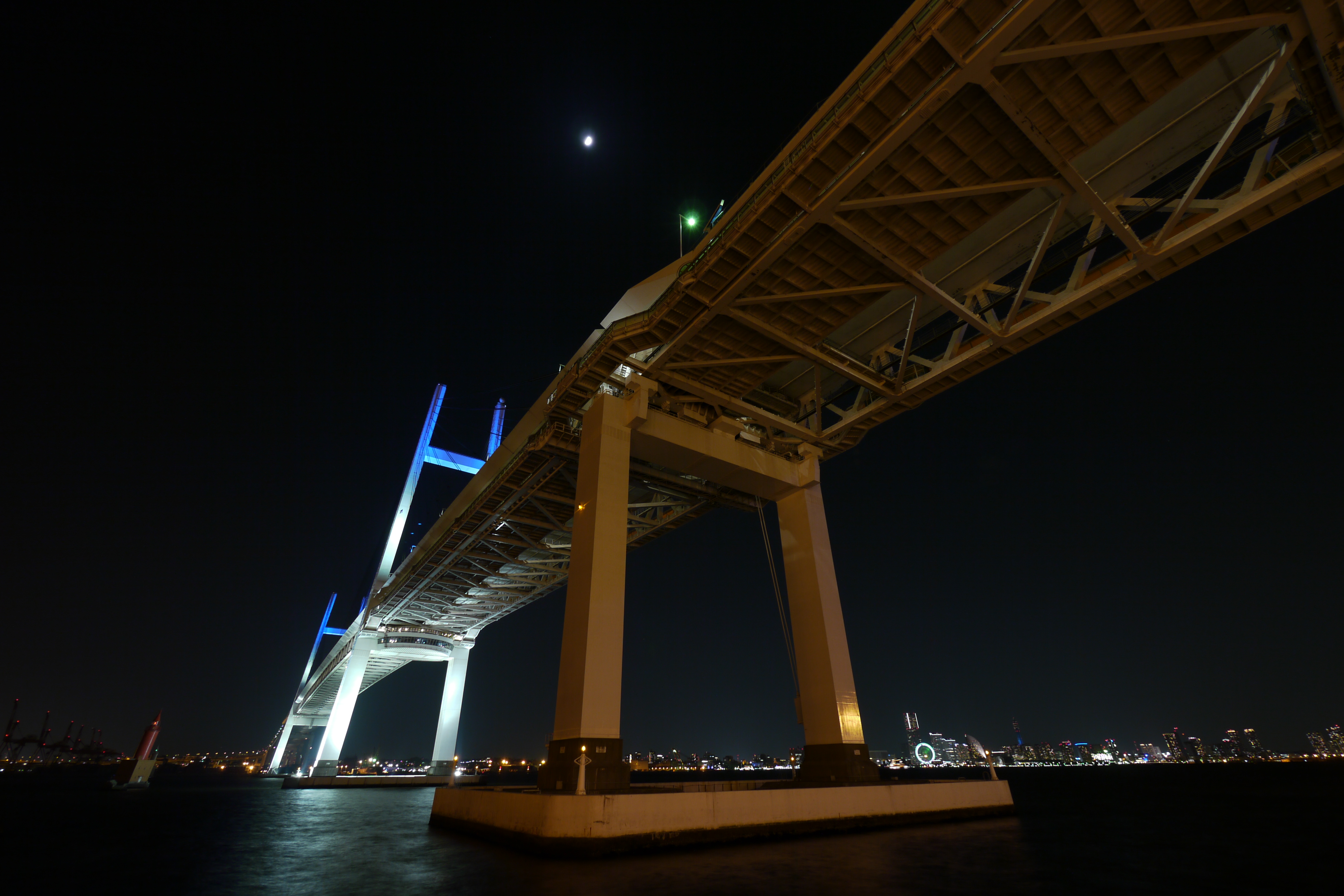 <b>DMC-GH1 / LUMIX G VARIO 7-14mm F4 ASPH. / 4,128×2,752 / 3秒 / F5.6 / -1.3EV / ISO100 / 絞り優先AE / WB:オート / 7mm / フィルムモード：スタンダード</b>