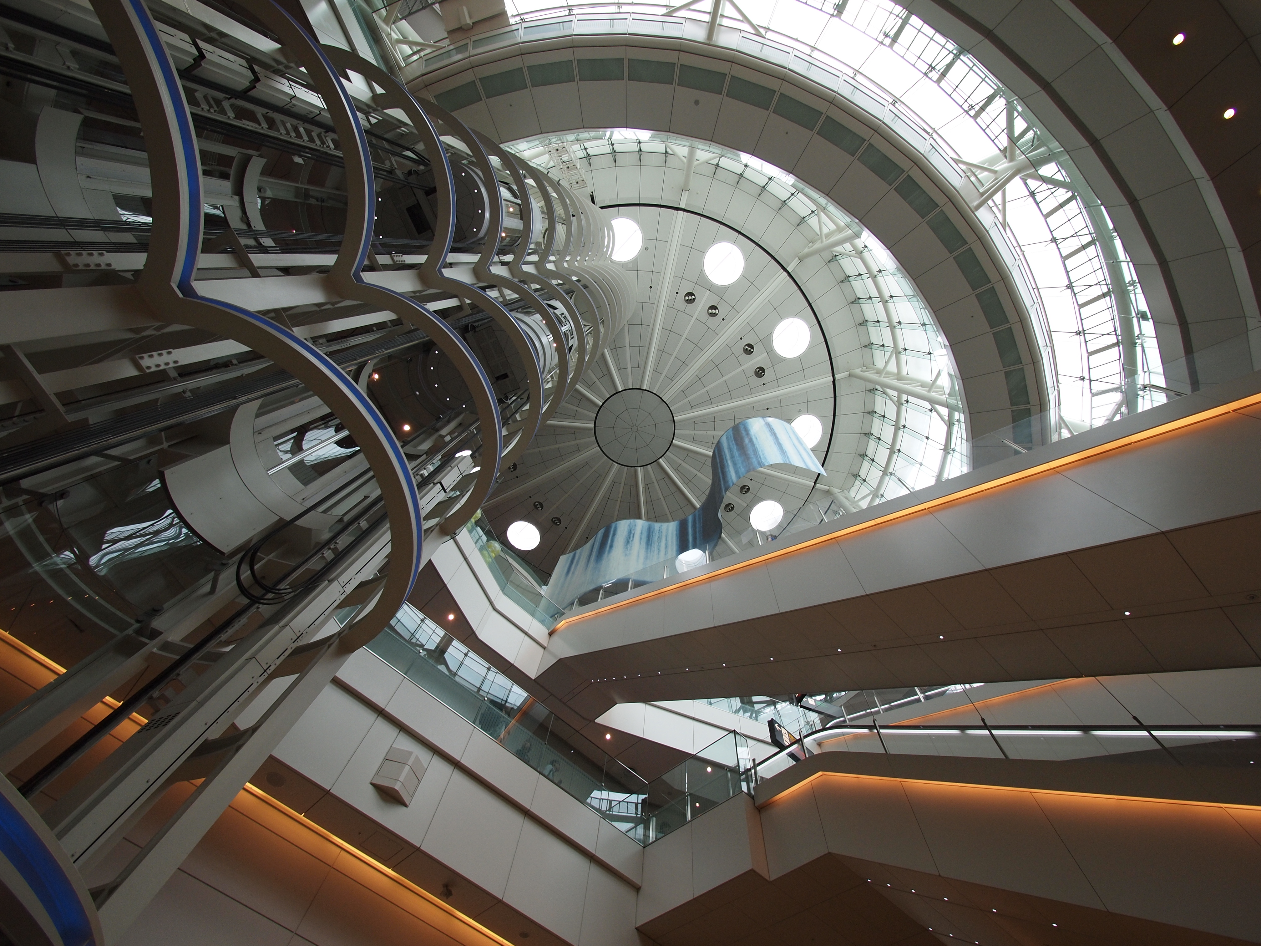 <b>E-P1 / LUMIX G VARIO 7-14mm F4 ASPH. / 4,032×3,024 / 1/100秒 / F5 / 0EV / ISO200 / プログラムAE / WB:オート / 7mm / 仕上がり：NATURAL</b>