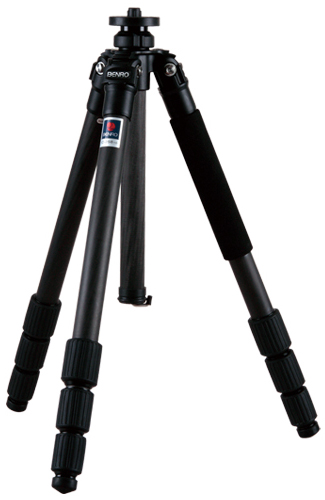 <b>組み合わせる三脚のうち、最も大型の「C-057m8」</b>