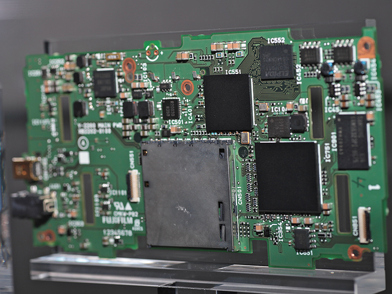 <b>メイン基板</b>