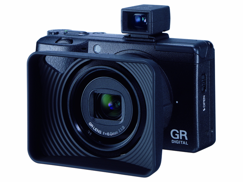 <b>GR DIGITAL IIIにGH-2を装着した状態</b>