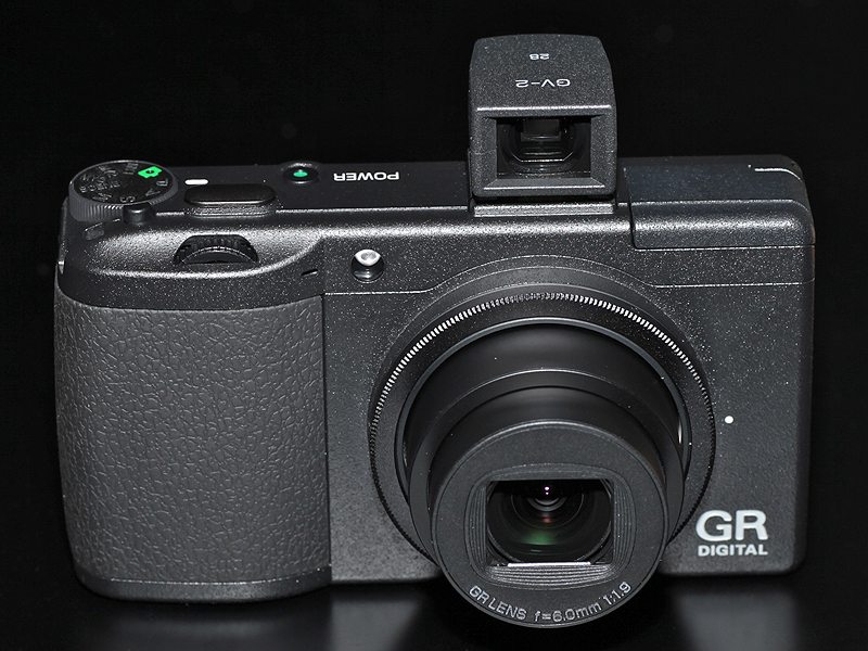 <b>ビューファインダー「GV-2」を装着したところ</b>