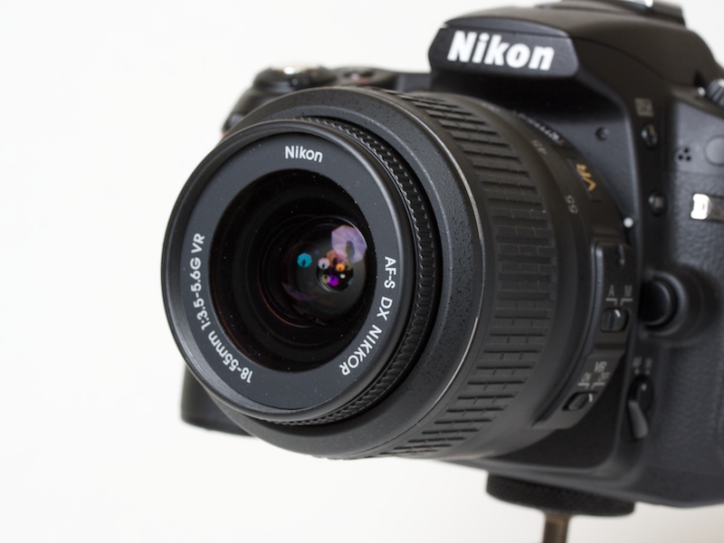 <b>装着前（左）と装着後（右）。前玉が大きいのでかなり迫力が増す</b>