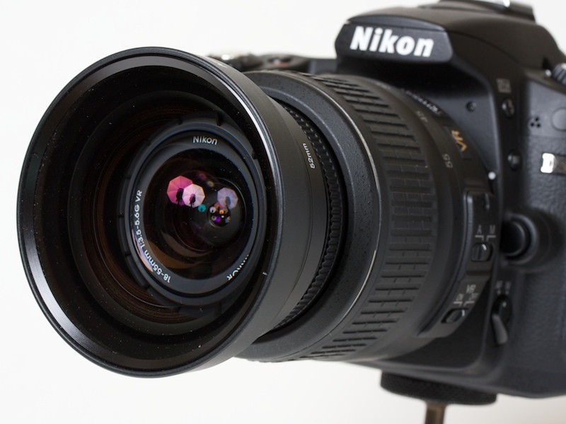 <b>装着前（左）と装着後（右）。前玉が大きいのでかなり迫力が増す</b>