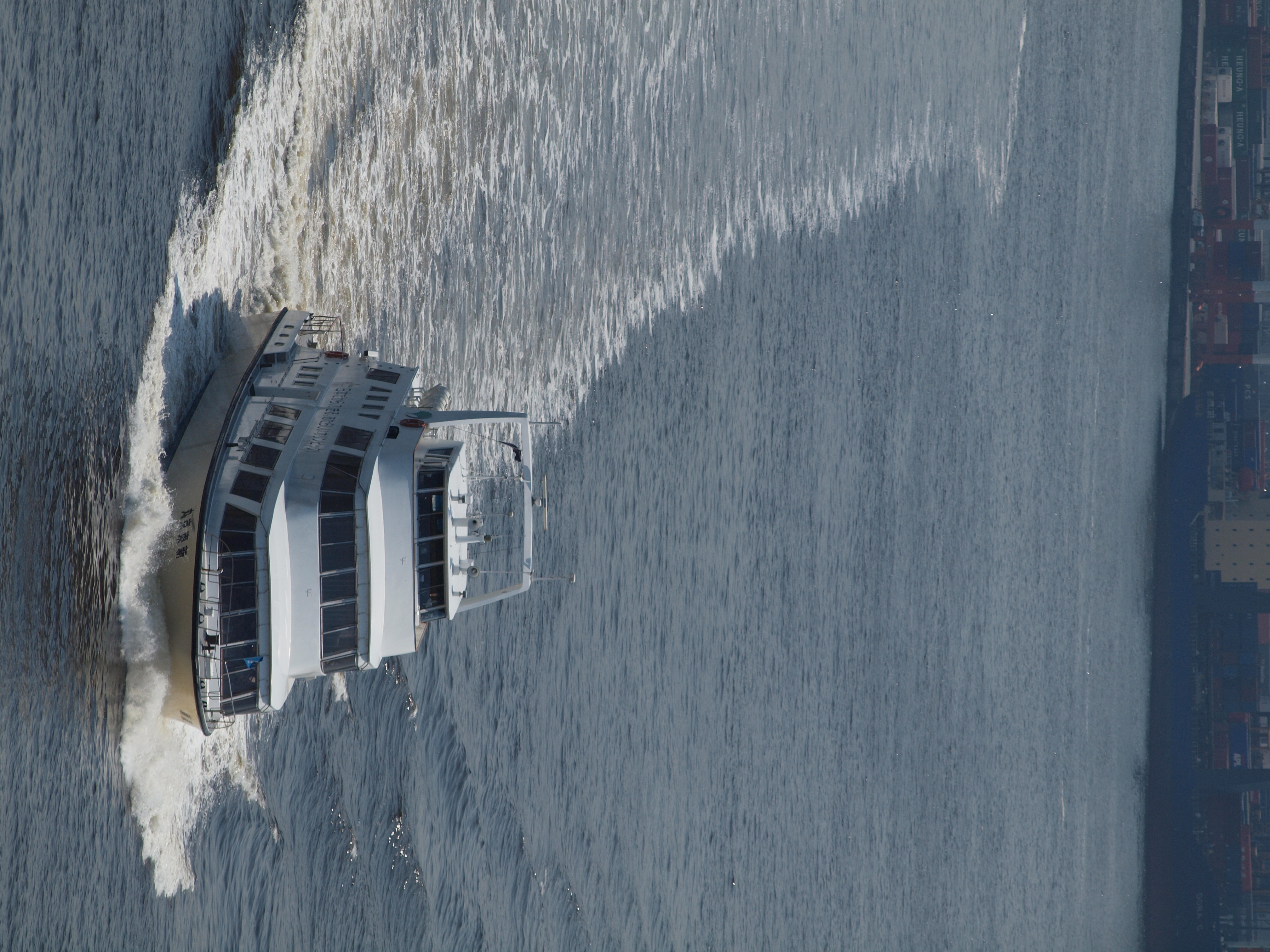 <b>いちばん端の測距点はちょっと性能が落ちる感じはするが、フレーミングの自由度が高くなったのはうれしい点だ<br>4,032×3,024 / ZUIKO DIGITAL ED 40-150mm F4-5.6 / 1/1,250秒 / F8 / -0.3EV / ISO200 / WB：晴天 / 132mm</b>