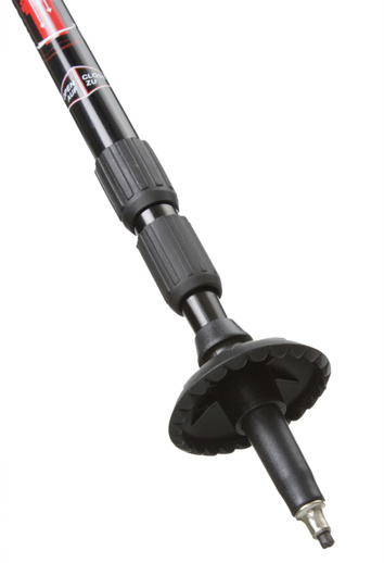 キャップ内部にスパイクを装備