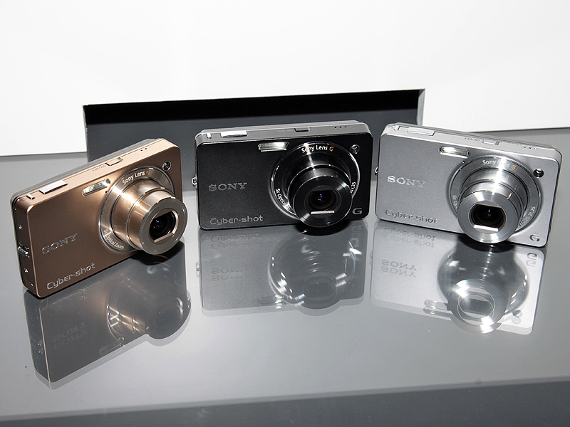 <b>DSC-WX1のカラーバリエーション</b>