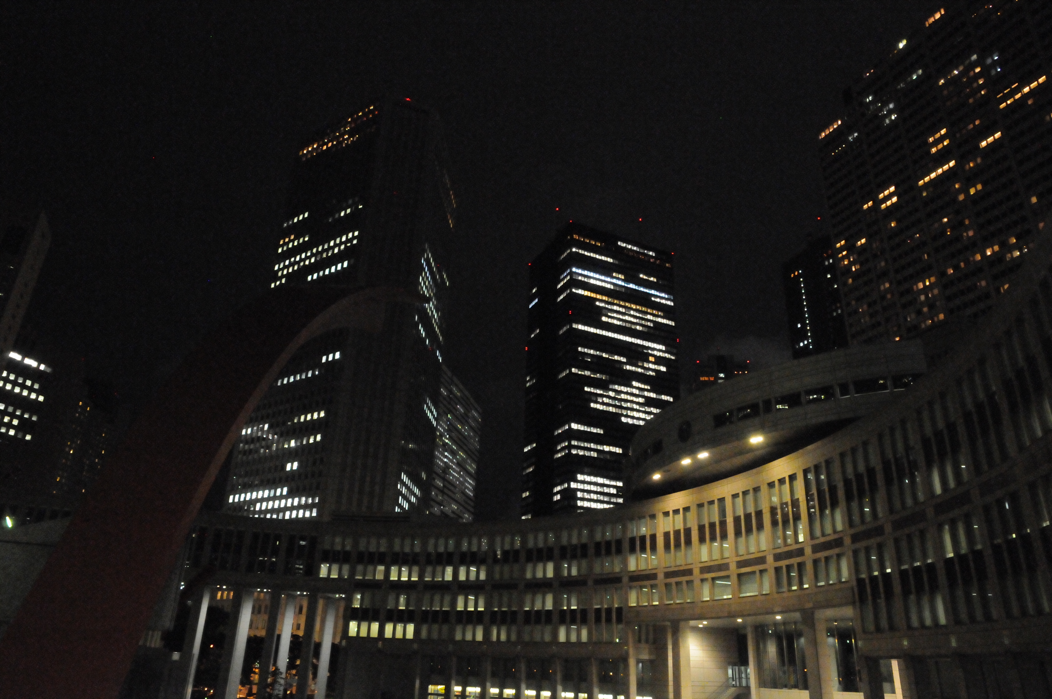 <b>D300 / AF-S DX NIKKOR 16-85mm F3.5-5.6 G ED VR / 約6.4MB / 4,288×2,848 / 1/20秒 / F8 / 0EV / ISO6400 / WB:オート / 16mm</b>