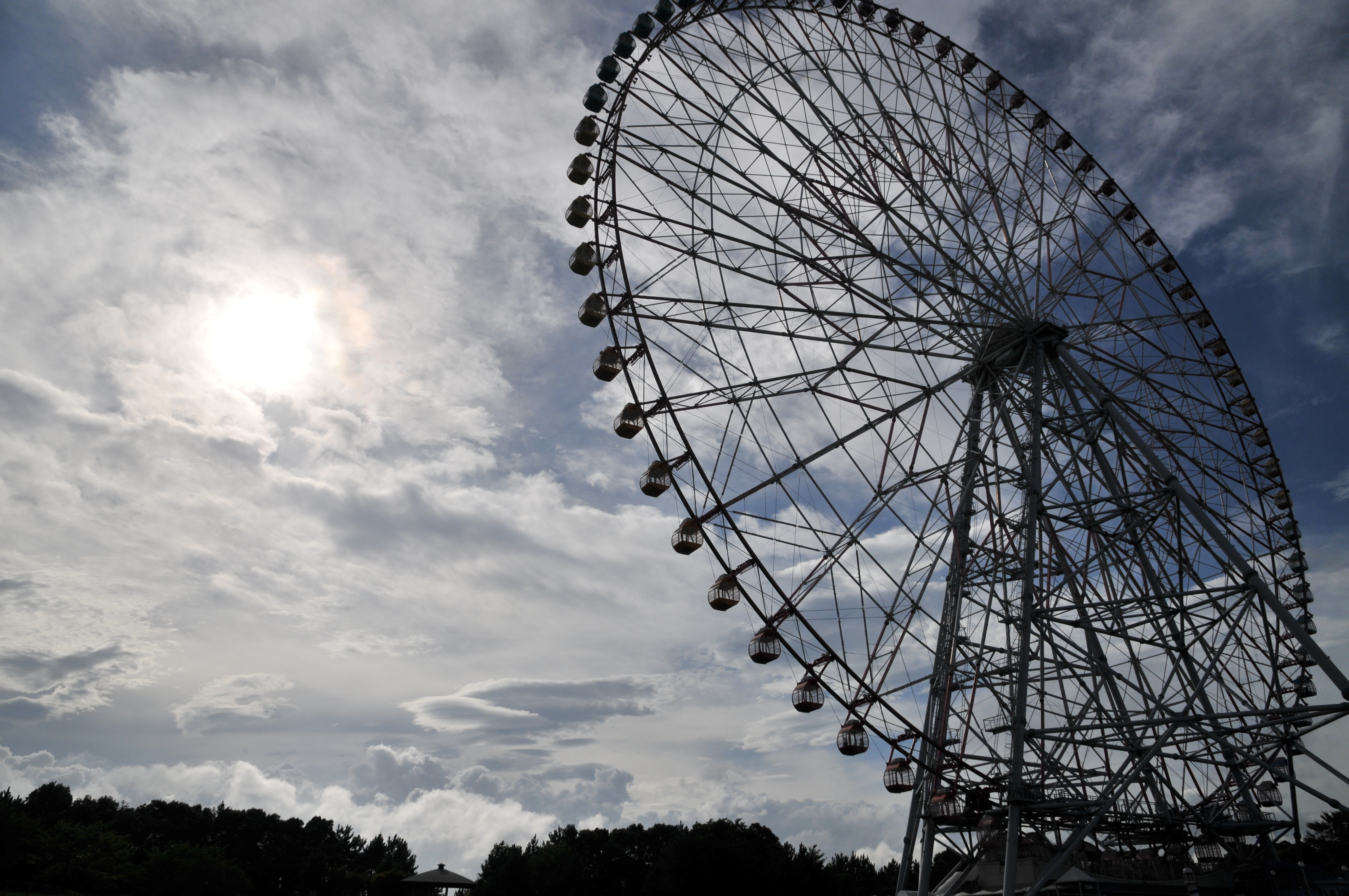 <b>アクティブD-ライティング：より強め<br>D300S / AF-S DX NIKKOR 16-85mm F3.5-5.6 G ED VR / 約6.0MB / 4,288×2,848 / 1/8000秒 / F5.6 / 0EV / ISO200 / WB:オート / 16mm</b>