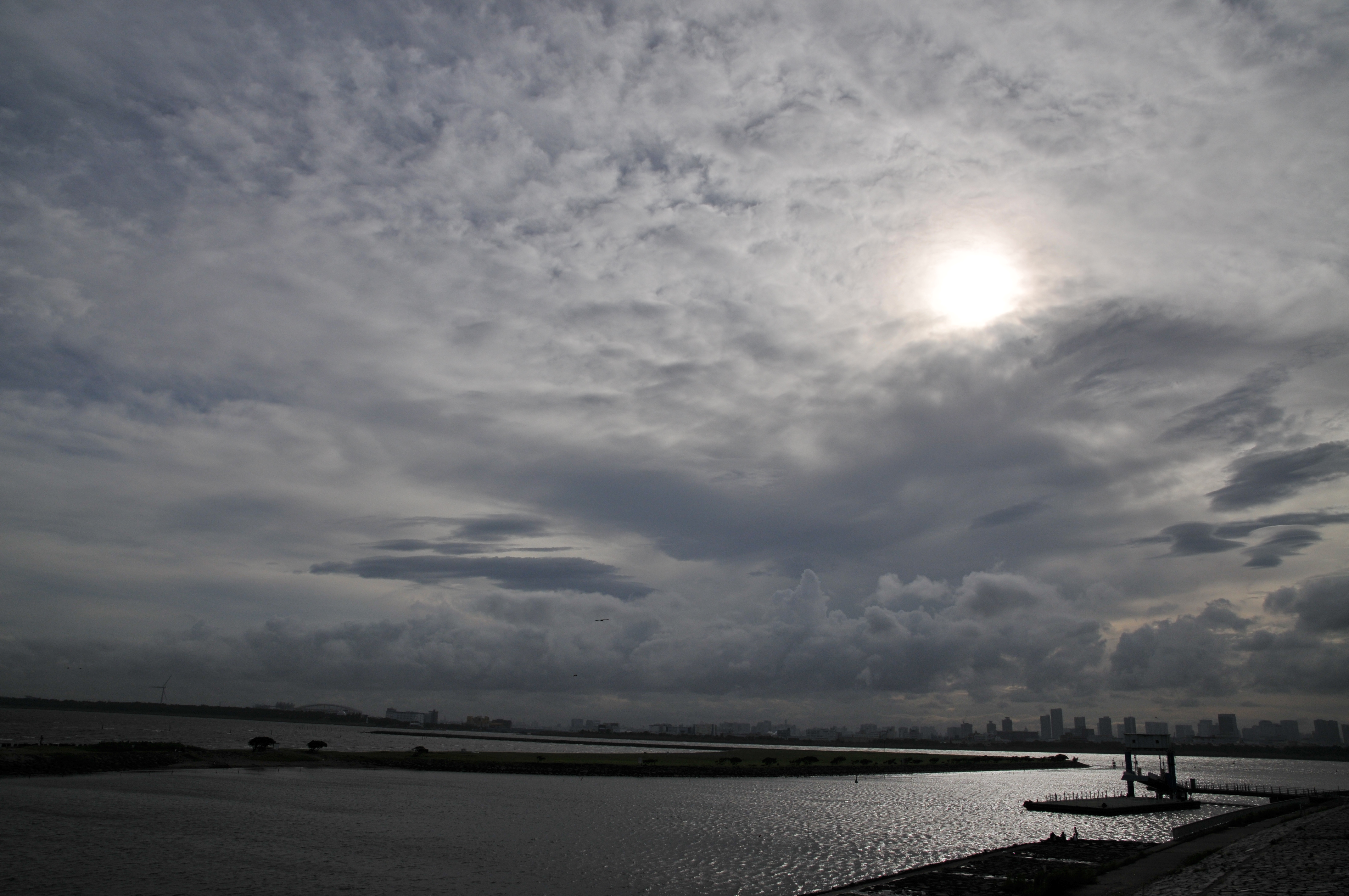 <b>D300S / AF-S DX NIKKOR 16-85mm F3.5-5.6 G ED VR / 約5.2MB / 4,288×2,848 / 1/4,000秒 / F8 / -0.3EV / ISO200 / WB:オート / 16mm</b>