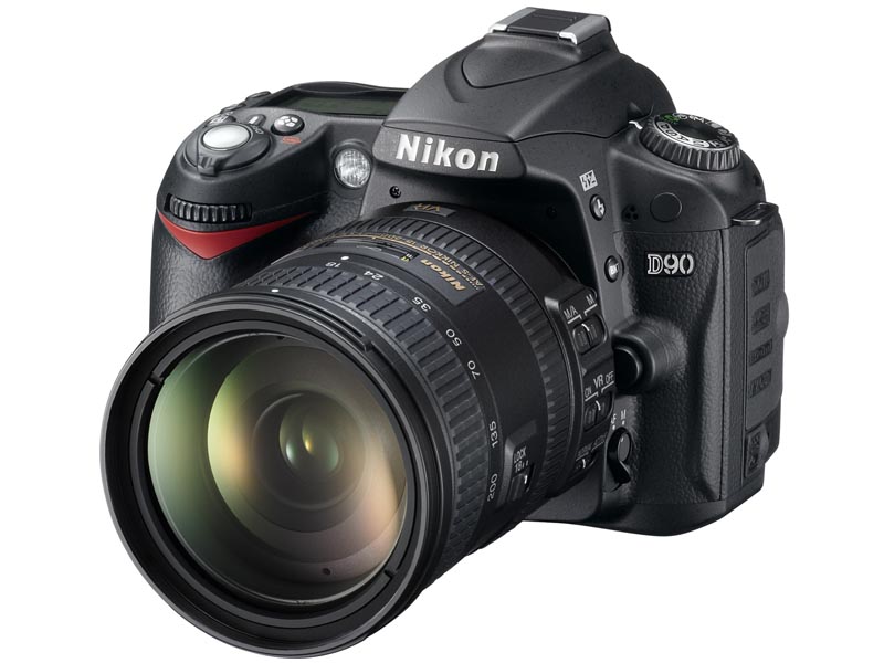 <b>D90 AF-S DX 18-200G VR IIレンズキット</b>