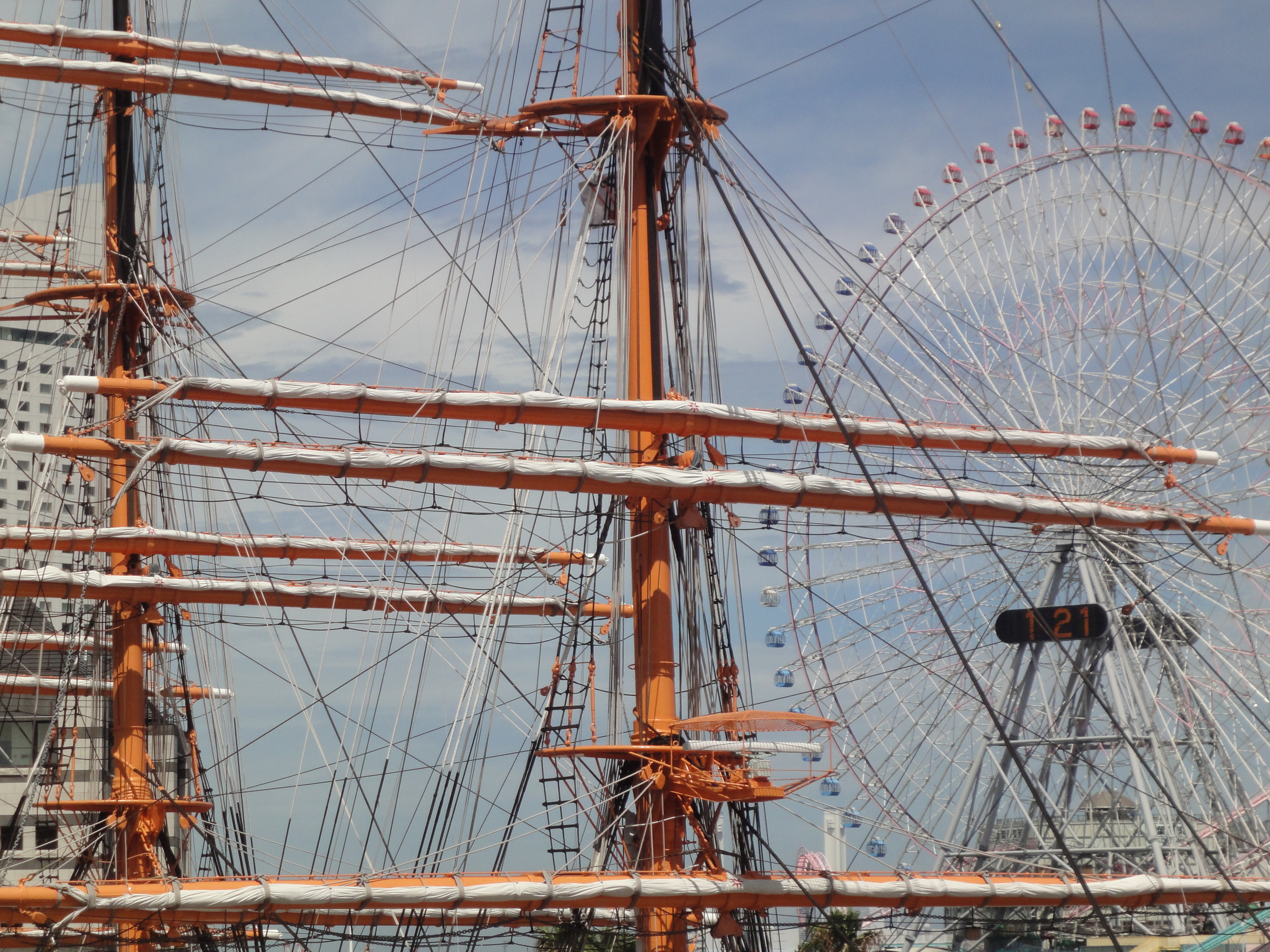 <b>DSC-WX1 / 約4.3MB / 3,648×2,736 / 1/160秒 / F18 / 0EV / ISO160 / WB:オート / 21.2mm</b>