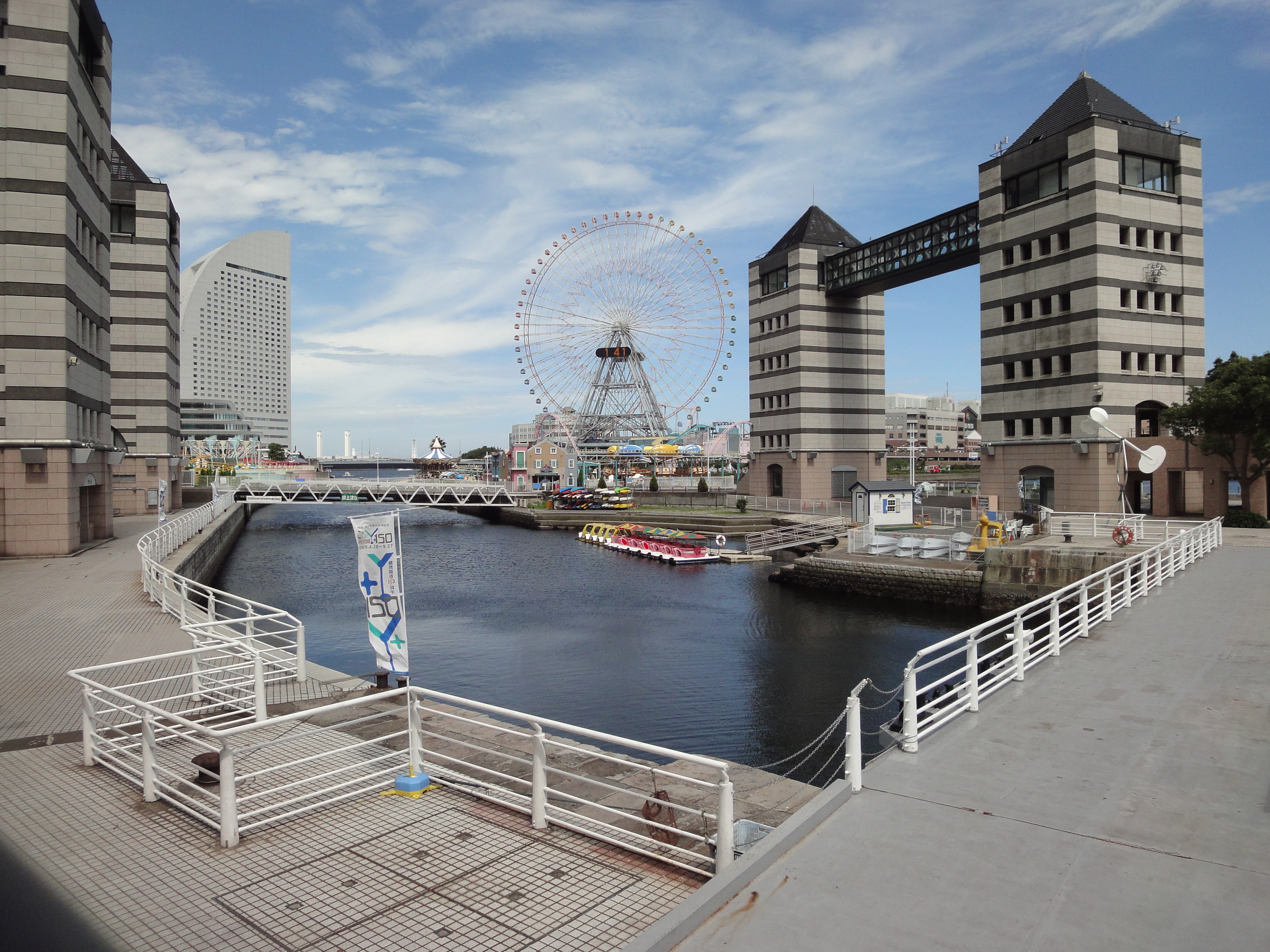 <b>プログラムAE<br>DSC-WX1 / 約4.3MB / 3,648×2,736 / 1/500秒 / F7.1 / 0EV / ISO160 / WB:オート / 4.2mm</b>